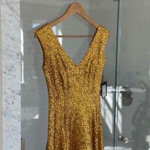 Elegant Gold Sequin Dress